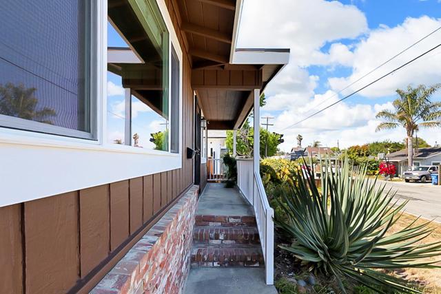 123 Surfside Avenue, Santa Cruz CA: https://media.crmls.org/mediaz/128baebc-c414-43e1-bddf-9ccd47f630eb.jpg