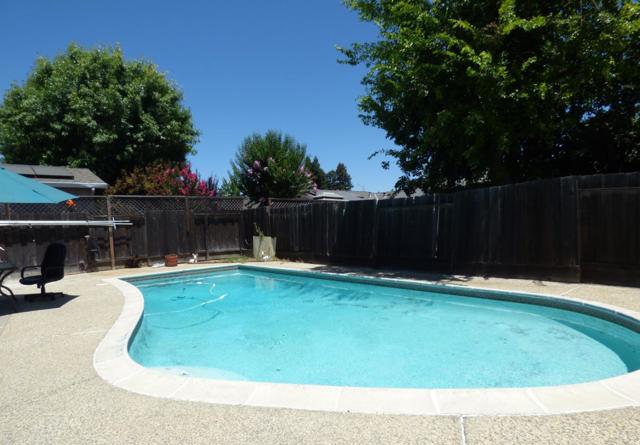 7620 Santa Paula Drive, Gilroy CA: https://media.crmls.org/mediaz/128c62ec-c27b-49e5-999c-3d42da6fa93a.jpg