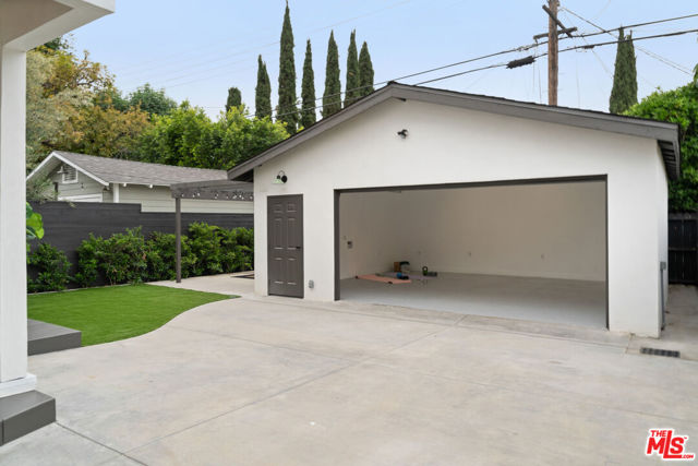 3326 La Clede Avenue, Los Angeles CA: https://media.crmls.org/mediaz/128de865-b383-4396-80d8-f02ad394c087.jpg