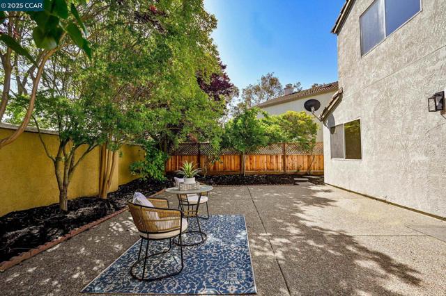 1116 Vista Pointe Cir, San Ramon CA: https://media.crmls.org/mediaz/128e045d-e86b-4480-ab7c-706f7aaf0481.jpg