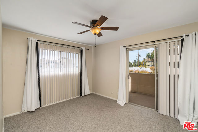 1010 Palm Avenue, West Hollywood CA: https://media.crmls.org/mediaz/128e49f3-d6a1-4c39-8fe1-10378938d28a.jpg