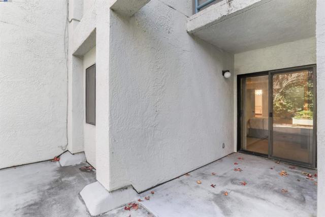 320 Peninsula Ave, San Mateo CA: https://media.crmls.org/mediaz/128e6602-14af-4e70-ab64-a8fe203ea845.jpg