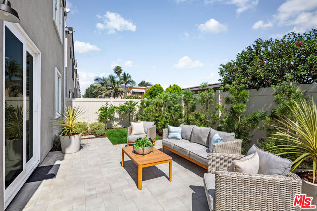 11787 E Melody Way, Whittier CA: https://media.crmls.org/mediaz/128e707a-b656-47b3-bab7-c59cf6fd652c.jpg