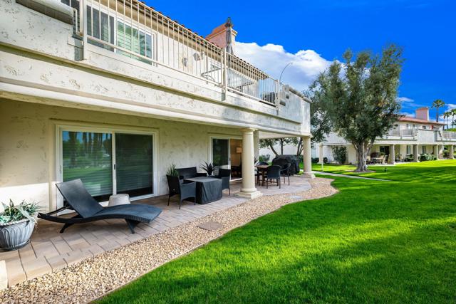 678 Vista Lago Circle N, Palm Desert, CA 92211
