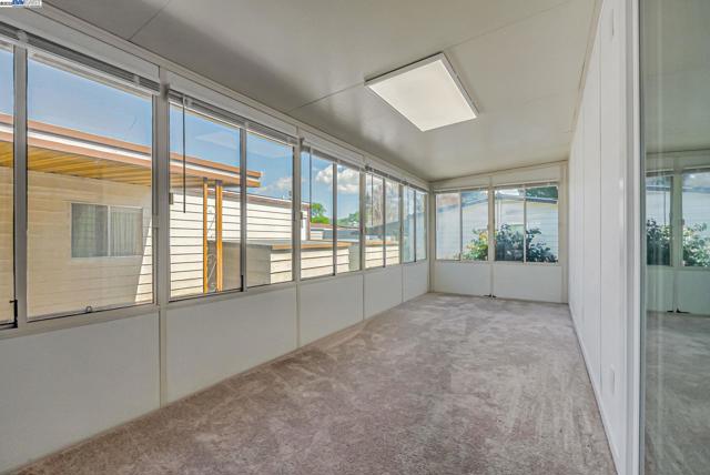 29270 Sandburg Way, Hayward CA: https://media.crmls.org/mediaz/128ed58e-6017-42d7-baef-2de70a5825b0.jpg