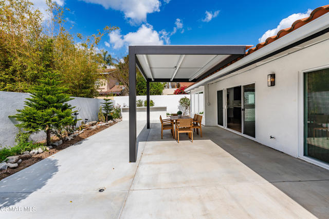 1161 Triunfo Canyon Road, Westlake Village CA: https://media.crmls.org/mediaz/128ede9e-c918-4d81-818f-292a8b7ba667.jpg