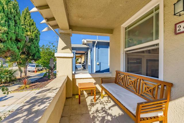 2452 Humboldt Avenue, Oakland CA: https://media.crmls.org/mediaz/128f9f84-24ee-4e72-9165-f8bfddede280.jpg