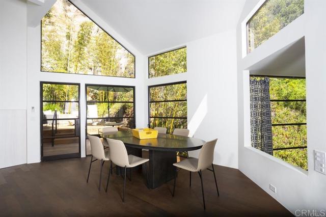 Detail Gallery Image 4 of 14 For 13069 via Lantina, Del Mar,  CA 92014 - 4 Beds | 4/1 Baths
