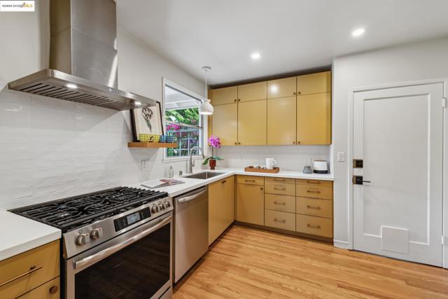 1621 Everett St, El Cerrito CA: https://media.crmls.org/mediaz/1290da36-d2ef-49cd-a005-0695fc5c0966.jpg