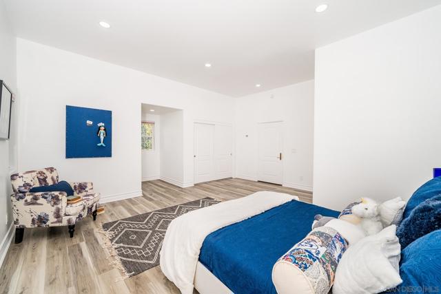 5 Rolling View Lane, Fallbrook CA: https://media.crmls.org/mediaz/1291225e-8412-4ad3-a25f-8089663e7529.jpg