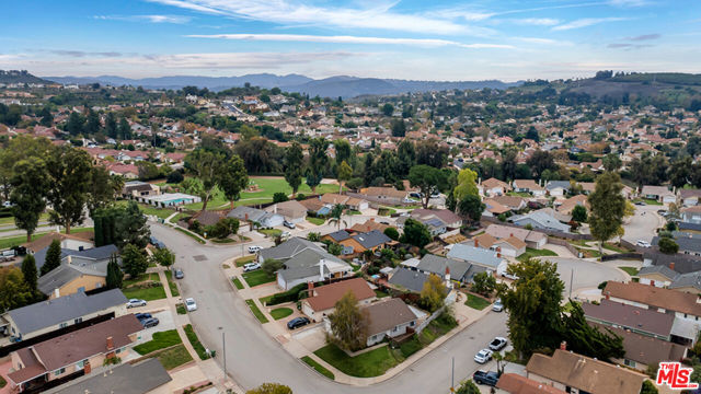 13480 Laurelhurst Road, Moorpark CA: https://media.crmls.org/mediaz/129202a0-883f-436b-8ec4-f0da82b3e6ca.jpg