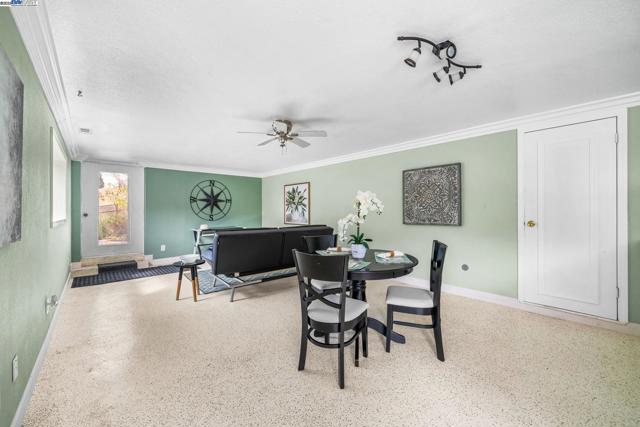 26928 Palomares Rd, Castro Valley CA: https://media.crmls.org/mediaz/129223fa-ac49-4d86-926a-9f02045d1184.jpg