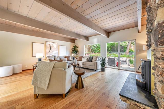 1620 Notre Dame Avenue, Belmont CA: https://media.crmls.org/mediaz/1292a01c-5af5-4a82-96db-37610fbf7a4b.jpg