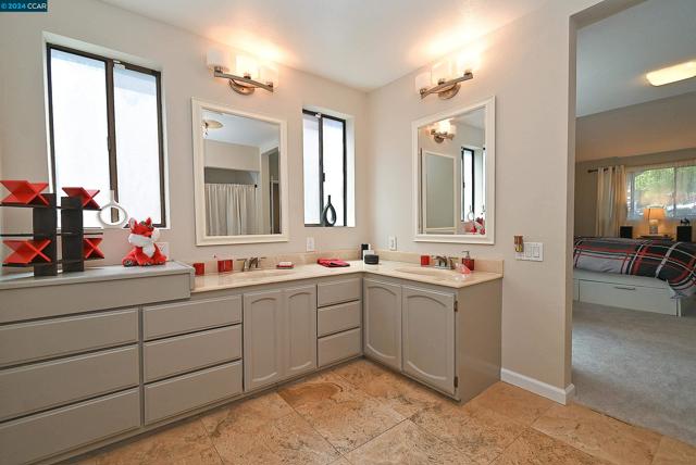 Image 19 of 48 For 4416 Reinhardt Dr