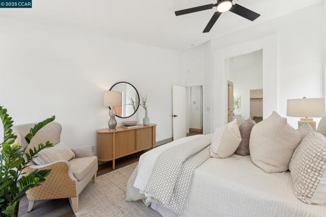3075 Shiles Loop, Brentwood CA: https://media.crmls.org/mediaz/12932a15-0bdc-4984-a235-3738eb8a8da2.jpg