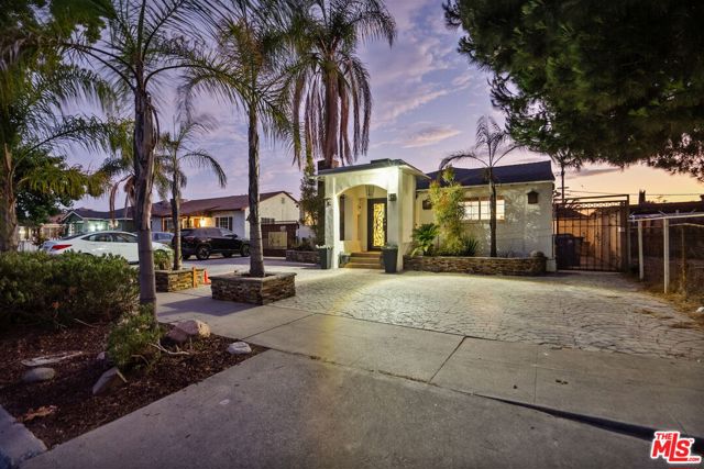 6319 Willowcrest Avenue, North Hollywood CA: https://media.crmls.org/mediaz/12935c0c-6bc7-4e61-94af-d5eb641e6585.jpg