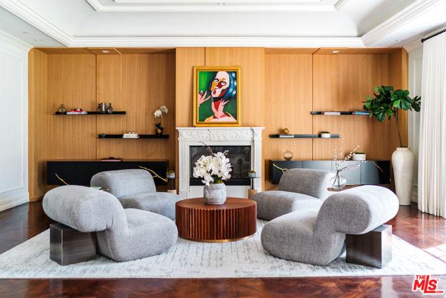 727 N Alta Drive, Beverly Hills CA: https://media.crmls.org/mediaz/1293611a-f211-48b5-a750-8804be07657a.jpg