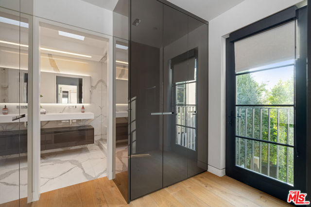 1146 Sierra Alta Way, Los Angeles CA: https://media.crmls.org/mediaz/12936f00-cd1a-40c9-b49d-480856dbfffe.jpg