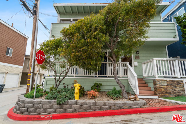 115 44th Street, Manhattan Beach CA: https://media.crmls.org/mediaz/1293ff75-bf5b-4ba6-addc-dccc24de375c.jpg