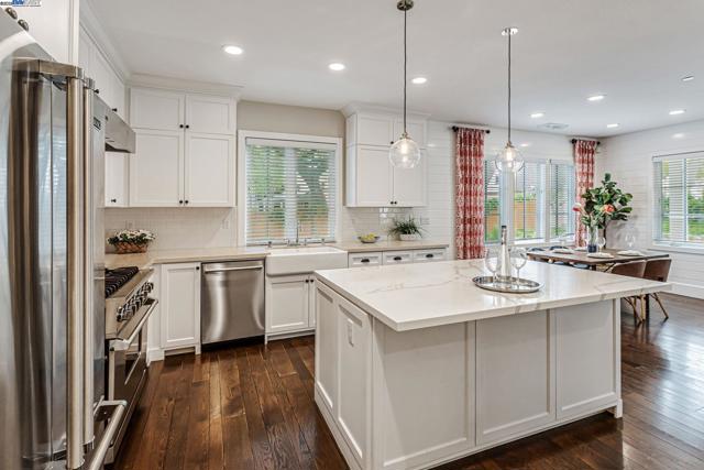 43150 Calle Familia, Fremont CA: https://media.crmls.org/mediaz/1294036b-d6bd-4d8f-8277-bfe9f25df0f4.jpg