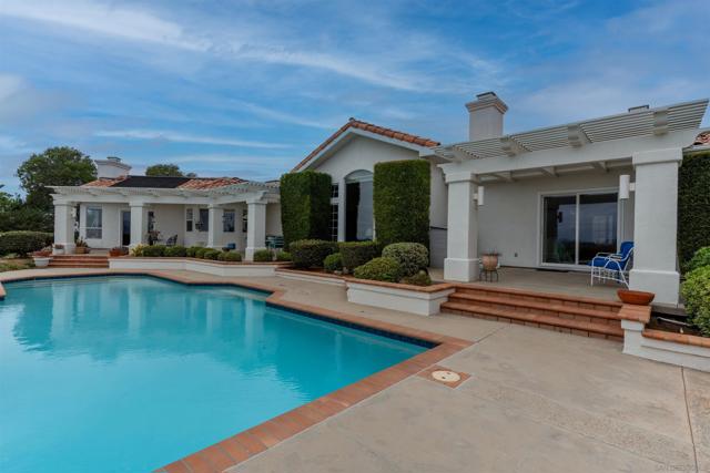 2377 Vern Drive, Fallbrook CA: https://media.crmls.org/mediaz/12944321-ca16-414a-b271-9df5fa454326.jpg