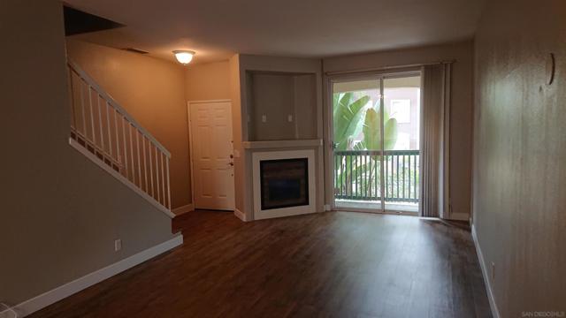 918 CAMINO DE LA REINA, San Diego CA: https://media.crmls.org/mediaz/12945870-1c39-452f-a2da-cca57184ef20.jpg