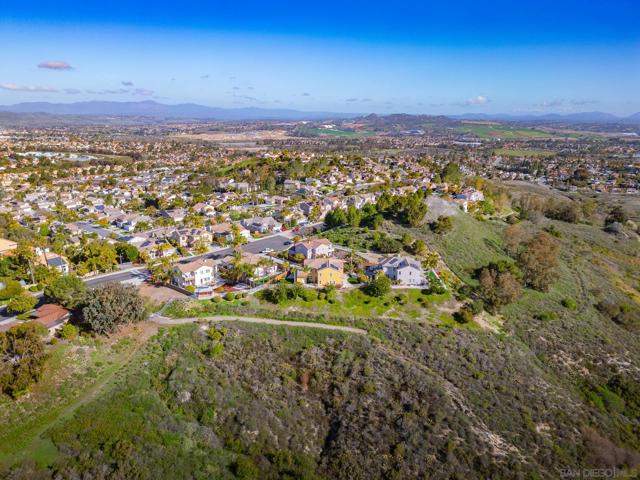 1330 Panorama Ridge Rd, Oceanside CA: https://media.crmls.org/mediaz/12946bdc-56c1-40cb-9408-83bd59d77168.jpg