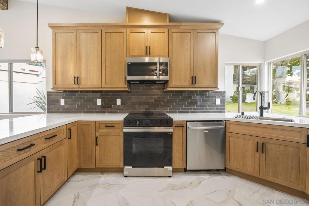 MLS #250036537SD image #6