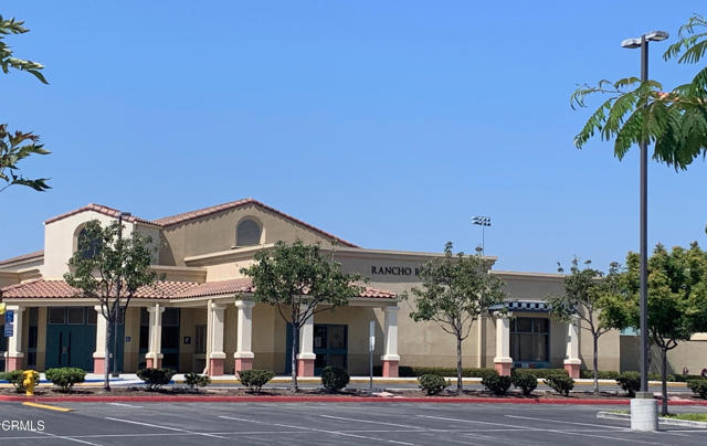 321 Town Forest Court, Camarillo CA: https://media.crmls.org/mediaz/1294b26f-a9c3-4333-bb7c-3b72e2148560.jpg