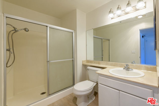 340 N Hayworth Avenue, Los Angeles CA: https://media.crmls.org/mediaz/1294c89b-34cf-45e4-879b-ec1483c5c805.jpg
