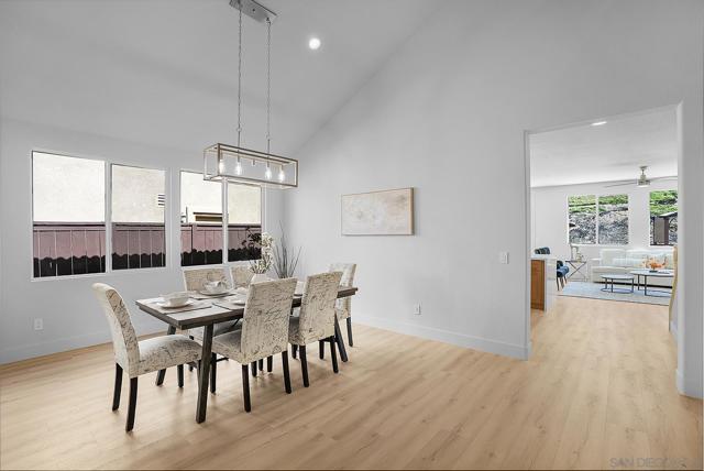 1120 Parkview Dr, Oceanside CA: https://media.crmls.org/mediaz/1294ce9e-0fd5-4519-a0d9-46790ba715c9.jpg