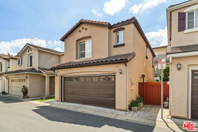 3252 Park Lane, Hawthorne CA: https://media.crmls.org/mediaz/12951d08-583d-4cac-b8c5-5161774c1cc4.jpg