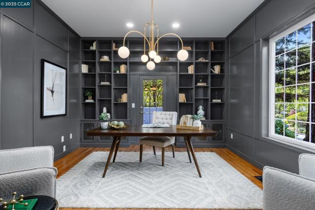 2398 Ironwood Pl, Alamo CA: https://media.crmls.org/mediaz/1295e694-ed43-4a79-a5bd-80fd59cd6089.jpg