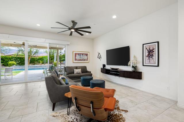 85568 Brovello Drive, Indio CA: https://media.crmls.org/mediaz/1295e8c7-ad0a-4bea-8381-a864e6b632a2.jpg