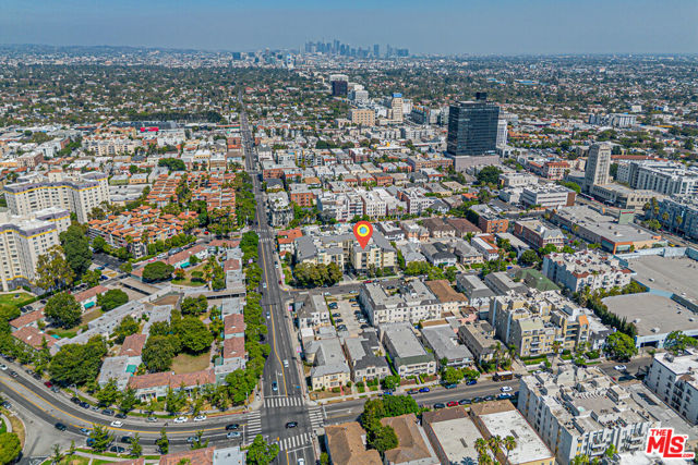 600 S Ridgeley Drive, Los Angeles CA: https://media.crmls.org/mediaz/12967a60-9f35-4f24-925f-e19e950176ea.jpg