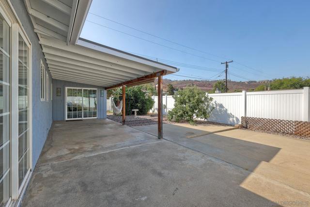 9158 Heatherdale St, Santee CA: https://media.crmls.org/mediaz/1296bfda-d3df-41bf-b3eb-3715d7c5f345.jpg