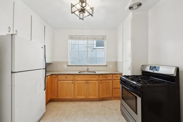 1117 Chula Vista Avenue, Burlingame CA: https://media.crmls.org/mediaz/12979067-b745-4d37-8dfc-9ab7582a984f.jpg