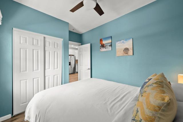 10191021 83rd Avenue, Oakland CA: https://media.crmls.org/mediaz/1297ad15-d528-43fc-8902-f7694cc11e82.jpg