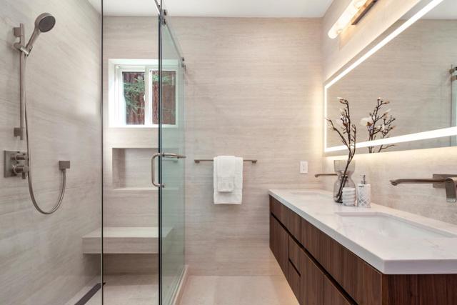 1080 Creek Drive, Menlo Park CA: https://media.crmls.org/mediaz/12983dbb-7dd0-45b9-a55a-568b5fb50873.jpg
