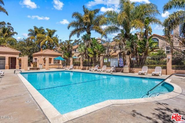1202 Lost Point Lane, Oxnard CA: https://media.crmls.org/mediaz/12999dbb-eae7-49de-b081-1bfda1edccd8.jpg