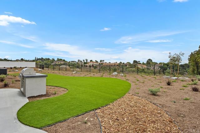 1219 Stonemark place, Vista CA: https://media.crmls.org/mediaz/129a08c5-cd51-4f52-b0bf-b5537193b407.jpg