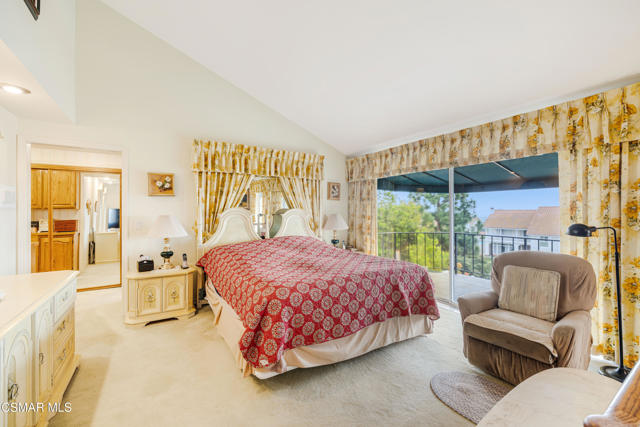 18128 Sandringham Court, Porter Ranch CA: https://media.crmls.org/mediaz/129a27ce-a4a6-4aab-8756-74546cd47f7a.jpg