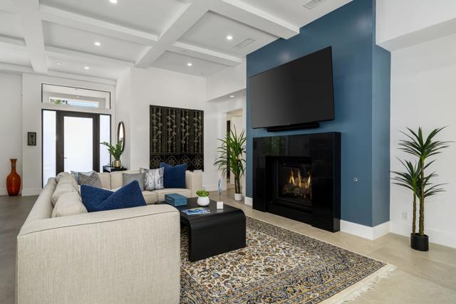 74846 Fox Hills Court, Palm Desert CA: https://media.crmls.org/mediaz/129a6280-112f-4042-b206-3130e74811e5.jpg