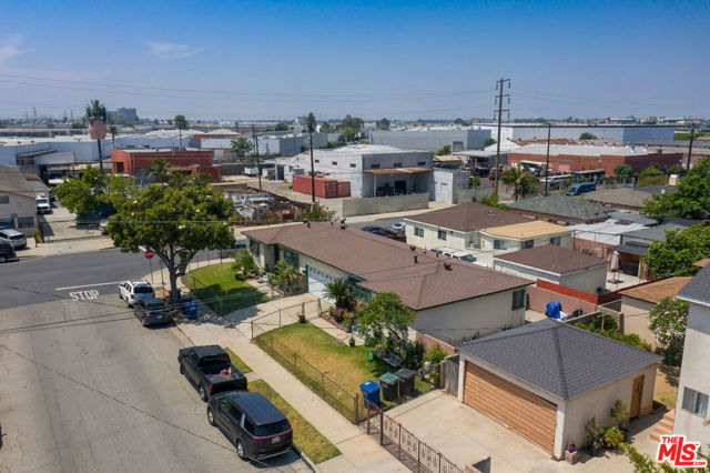1513 Hendricks Avenue, Los Angeles CA: https://media.crmls.org/mediaz/129ab1fe-3851-4230-b09e-3244d3f8aec3.jpg