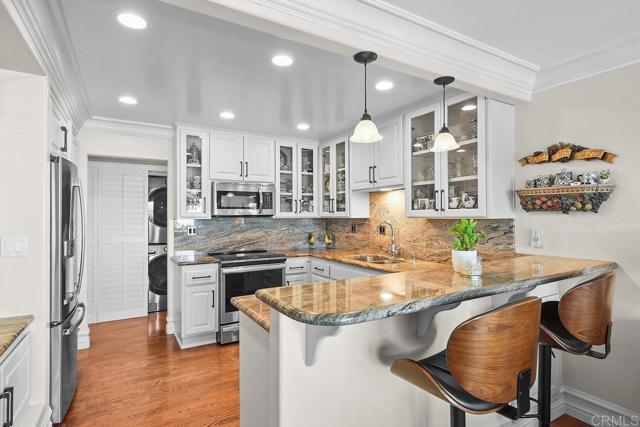 Detail Gallery Image 16 of 34 For 30 Antigua Ct, Coronado,  CA 92118 - 3 Beds | 2 Baths