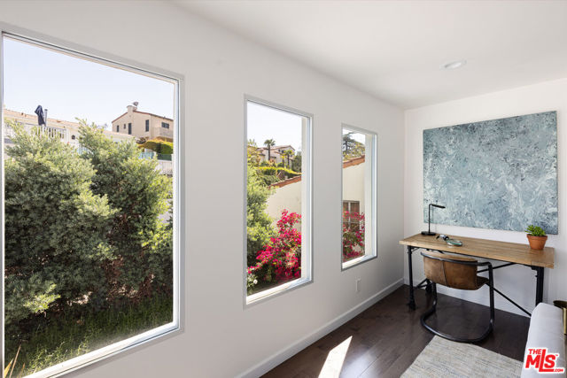 3360 Ley Drive, Los Angeles CA: https://media.crmls.org/mediaz/129b1301-6745-4cdb-b3c0-6a776019e13d.jpg