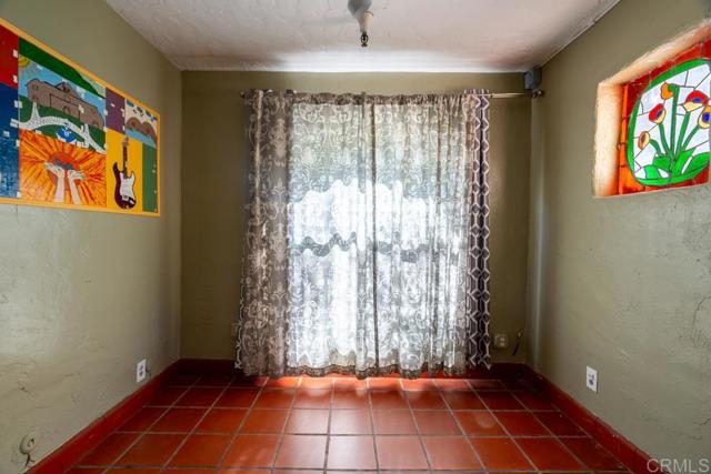 9780 Dunbar Ln Lane, El Cajon CA: https://media.crmls.org/mediaz/129b69f2-56c0-48d7-b48a-c5d0e81ffade.jpg