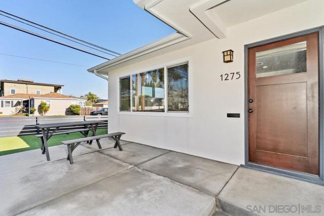 1275 Emerald, San Diego, California 92109, 3 Bedrooms Bedrooms, ,2 BathroomsBathrooms,Single Family Residence,For Sale,Emerald,250020116SD