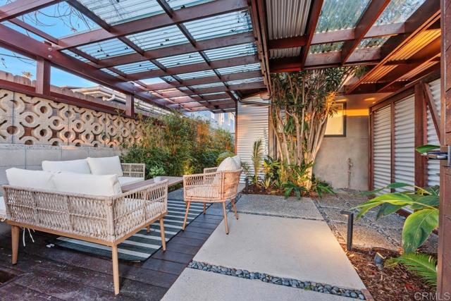 803 Saxony Road, Encinitas CA: https://media.crmls.org/mediaz/129c1f47-7ca0-46a0-a53b-2595912ecdb9.jpg