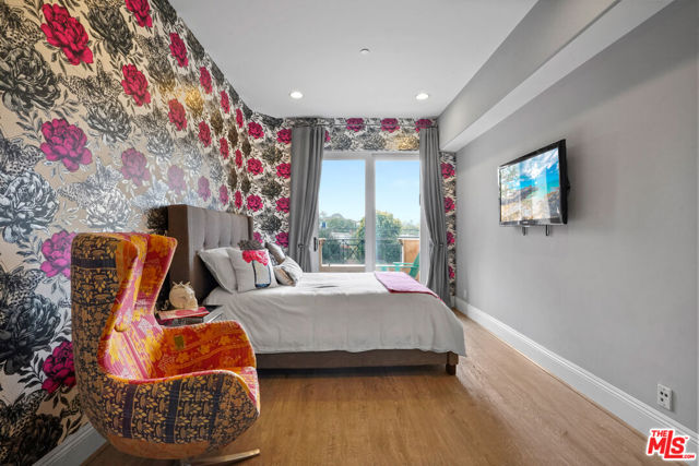 16123 W Sunset Boulevard, Pacific Palisades CA: https://media.crmls.org/mediaz/129c2f54-b4e5-4e44-a108-3d8414bfe256.jpg